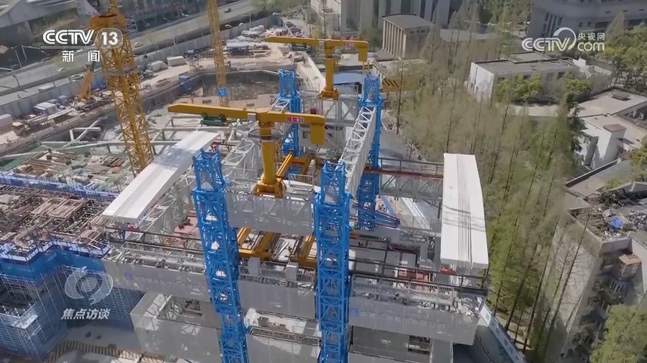 革命性建筑技术，最新造楼机重塑城市天际线